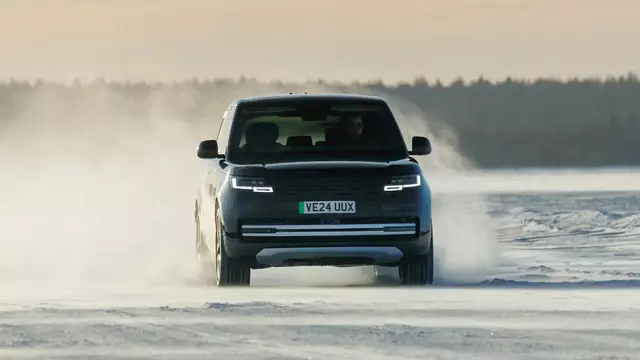 İlk Elektrikli Range Rover'ın Fotoğrafları Paylaşıldı