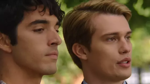 Amazon, İki Eşcinseli Anlatan Filmi Türkiye'de Yayınlamıyor!