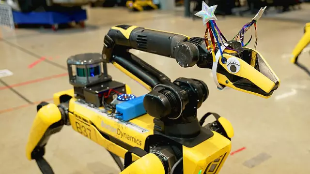 Boston Dynamics Robotu Spot, Konuşmaya Başladı!
