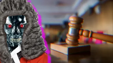 Dünyanın İlk Robot Avukatı Mahkemeye Çıkmadan Emekli Oldu