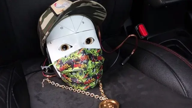 Türk YouTuber'dan Yapay Zeka Destekli Robot Rapçi: E-Bliss