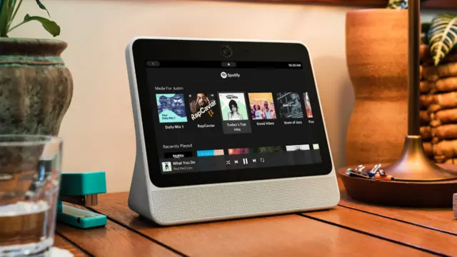 Facebook'un Görüntülü Arama Cihazı Nasıl Geliştirildi?