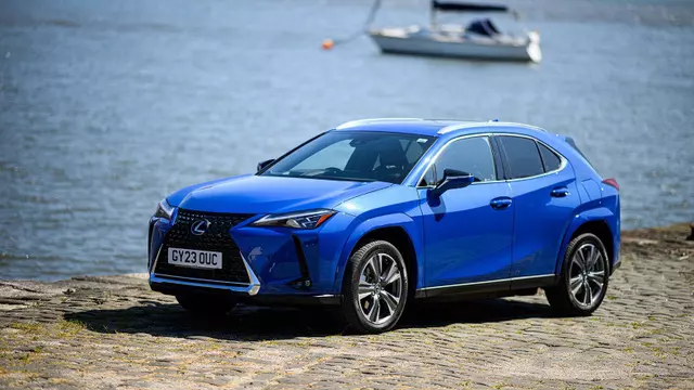 Lexus, Elektrikli SUV UX 300'ü Türkiye'ye Getirdi