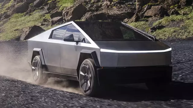 Tesla Cybertruck'ta Şimdi de Gaz Pedalı Problemi Yaşanıyor 1 Tesla Cybertruck'ta Şimdi de Gaz Pedalı Sorunu Yaşanıyor