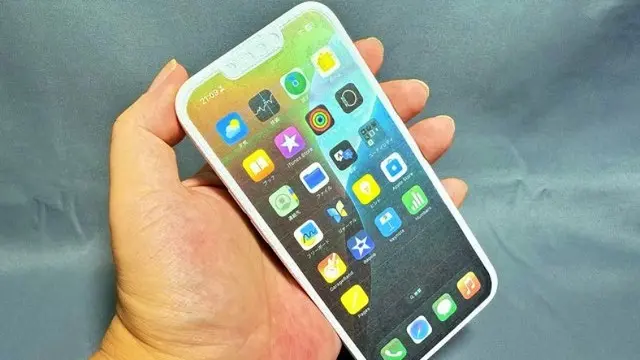 iPhone SE 4 ve SE 4 Plus'ın Maketleri Ortaya Çıktı [Video]