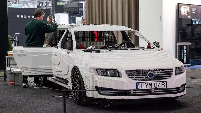 LEGO ile Gerçeği ile Birebir Boyutta Volvo V70 Yapıldı