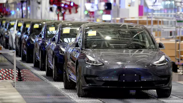 Tesla, 2 Milyon Aracına Güncelleme Getirmek Zorunda
