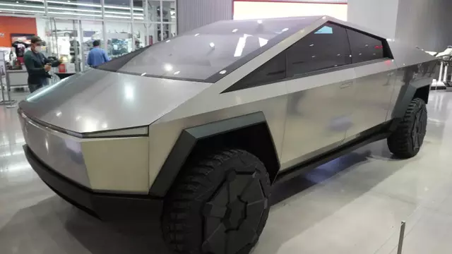 Tesla Cybertruck Kapıları Tam Oturmuyor