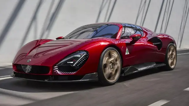 Alfa Romeo, Süper Otomobili 33 Stradale'yi Tanıttı!