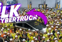 Tesla, İlk Cybertruck'ı Üretim Bandından İndirdi