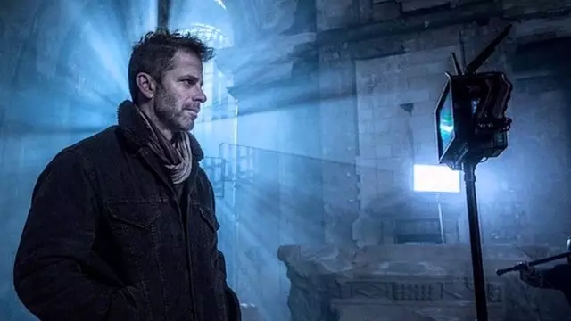 Zack Snyder, Bir Kral Arthur Filmi Çekmek İstiyor