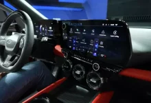 GM, Araçlarına Apple CarPlay ve Android Auto Eklemeyecek!