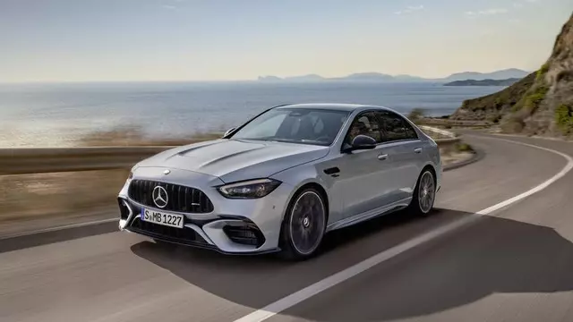 2024 Mercedes AMG C63 S Tanıtıldı: İşte Özellikleri