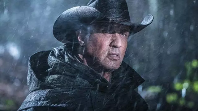 Sylvester Stallone'dan Kafa Karıştıran Rambo Paylaşımı