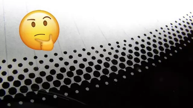 Otomobil Camlarındaki Bu Gizemli Siyah Noktalar Nedir? 1 Araba Camlarındaki Bu Gizemli Siyah Noktalar Nedir?