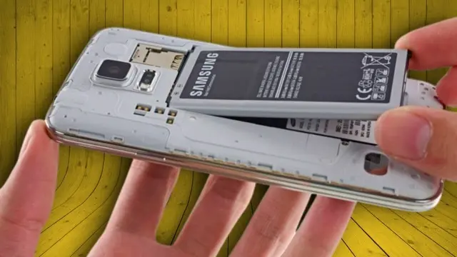 Telefon Bataryaları Eskisi Gibi Değiştirilebilir Olacak