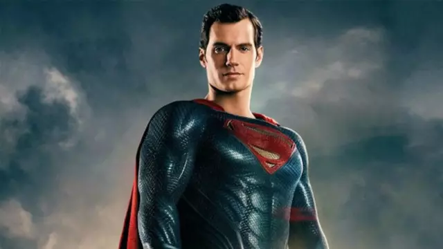 Henry Cavill'in Batman Olarak Gözüktüğü Hayran Tasarımı