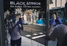 Black Mirror 6. Sezon İçin Zekice Tasarlanan Reklam Panoları