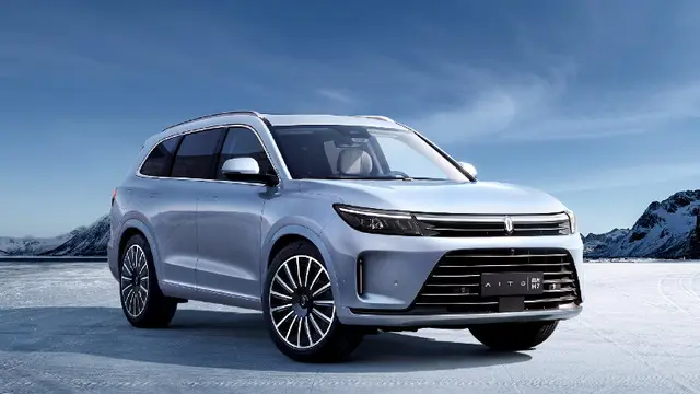 Yarı Elektrikli Otomobil Huawei AITO M7 Tanıtıldı