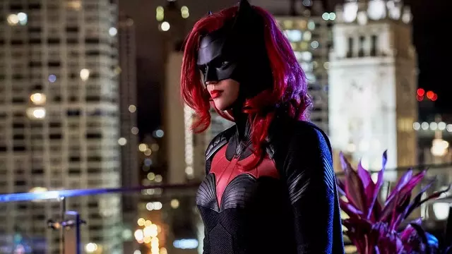 Batwoman'ın Yıldızı Ruby Rose, Dizinden Ayrıldığını Açıkladı