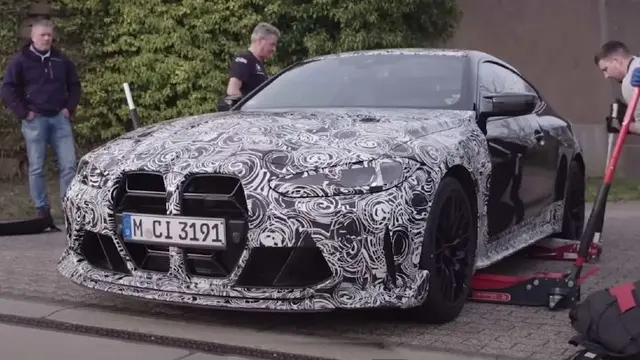 BMW M4 CSL'den Yeni Görüntüler Geldi