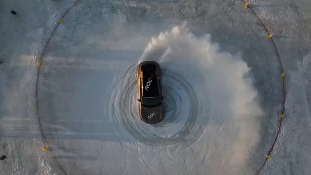 Porsche Taycan Cross Turismo'dan Dünya Rekoru [Video]