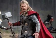 Chris Hemsworth, Marvel Setlerinden Aşırdıklarını Gösterdi