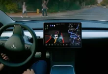 Tesla, Bir Çalışanını 'YouTube' Yüzünden Kovdu
