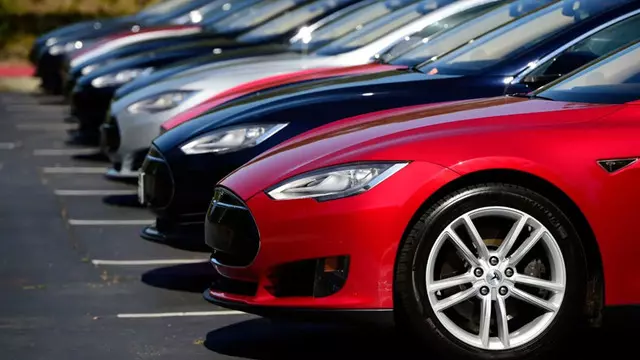 1 Milyona Yakın Tesla'da Güvenlik Sorunu Keşfedildi