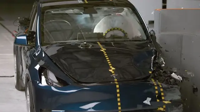 Tesla Model Y'nin Çarpışma Testi Puanı Belli Oldu [Video]