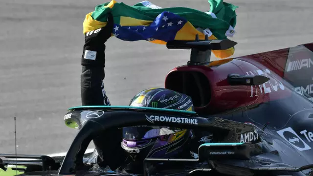 Mercedes Brezilya'da Dolu Dolu Bir Galibiyet Aldı