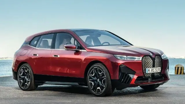 BMW iX xDrive40'ın Türkiye Fiyatı Açıklandı