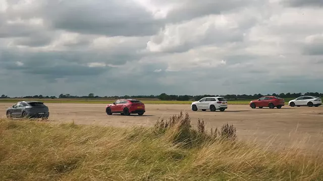 Lüks Markaların Devleri Karşı Karşıya Geldi 1 Lüks Markaların Devleri Karşı Karşıya Geldi