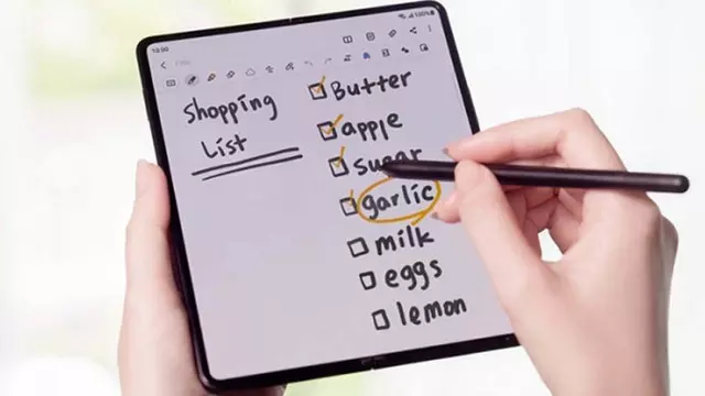 Samsung Galaxy Z Fold 4, Silikon S Pen ile Gelecek