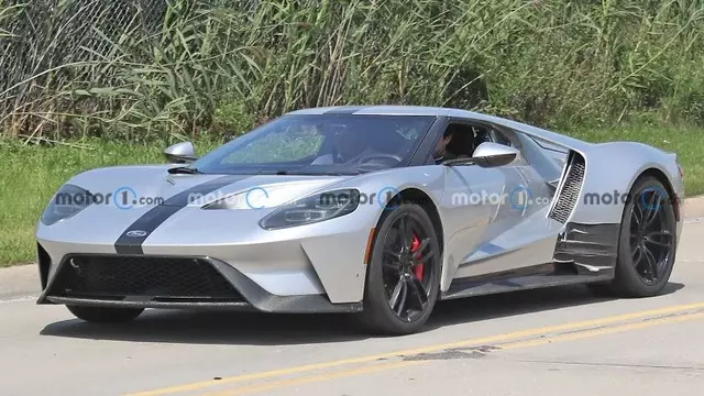 Ford GT’nin Yeni Tasarımının Fotoğrafları Ortaya Çıktı 1 Ford GT’nin Yeni Tasarımının Fotoğrafları Ortaya Çıktı