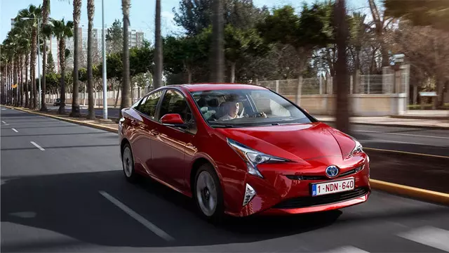 Toyota Elektrikli Araçlara Geçişte Hızlı Olmak İstemiyor