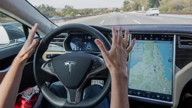 Tesla Modelleri, Ay'ı Sarı Işık Sanıp Yavaşlıyor