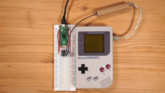 Hacker, Tetris Game Boy Sürümüne Çevrimiçi Oyun Getirdi 1 Hacker, Tetris Game Boy Sürümüne Çevrimiçi Oyun Getirdi