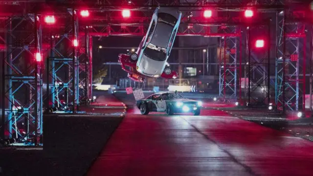 Netflix’in Yeni Programında Otomobiller Akrobasi Meydana getirecek 1 Netflix’in Yeni Programında Arabalar Akrobasi Yapacak