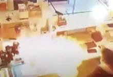 Bataryası Şişen Telefon Teknik Serviste Bomba Gibi Patladı