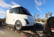 Tesla Semi'nin Yeni Bir Prototipi Görüntülendi