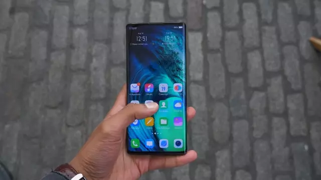 Vivo'nun Katlanabilir Modeli Bu Yıl İçinde Duyurulabilir