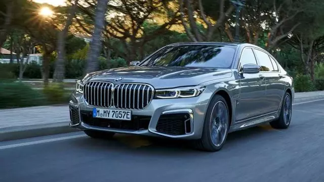 Yeni BMW 7 Serisi'ne Gerçekçi Bir Ön Bakış Sunan Konsept 1 Yeni BMW 7 Serisi'ne Gerçekçi Bir Ön Bakış Sunan Konsept
