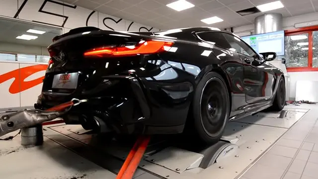 Titanyum Egzozla Donatılan BMW M8 Competition'ın Sesi