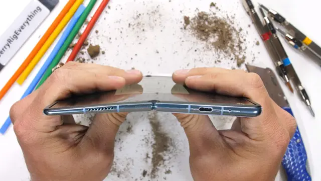 Huawei Mate X2 Dayanıklılık Testine Girdi