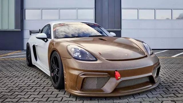 Porsche'nin Yenilenebilir Hammaddelerden Üretilen Gövde Kiti