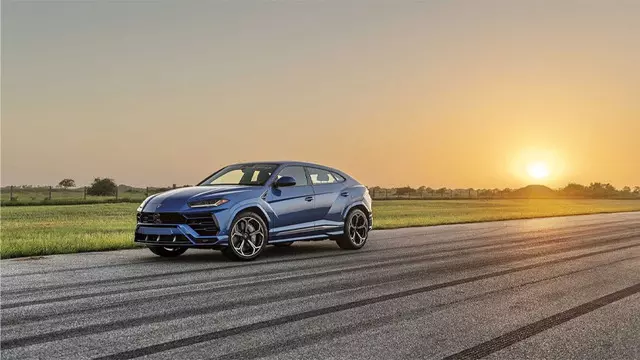 Lamborghini Urus ile Rolls-Royce Wraith Karşı Karşıya Geldi