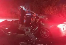 Bir Tesla Model S, Tır Tarafından Neredeyse İkiye Bölündü