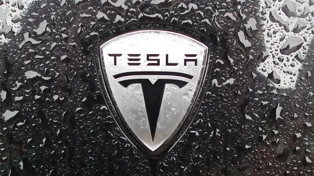 Tesla Araç Güvenlik Raporu: 7,29 Milyon Km'de Bir Kaza