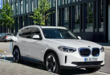 BMW, Elektrik Motorlu İlk Crossover'ı iX3'ü Duyurdu